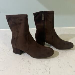 REACTION Kenneth Cole Road Stretch Womens 8.5M Chocolate Boots Booties